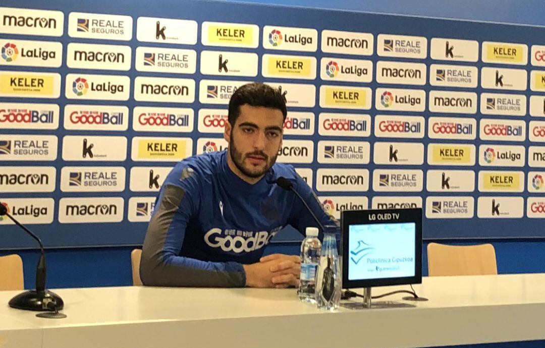 Mikel Merino comparece ante los medios de comunicación.