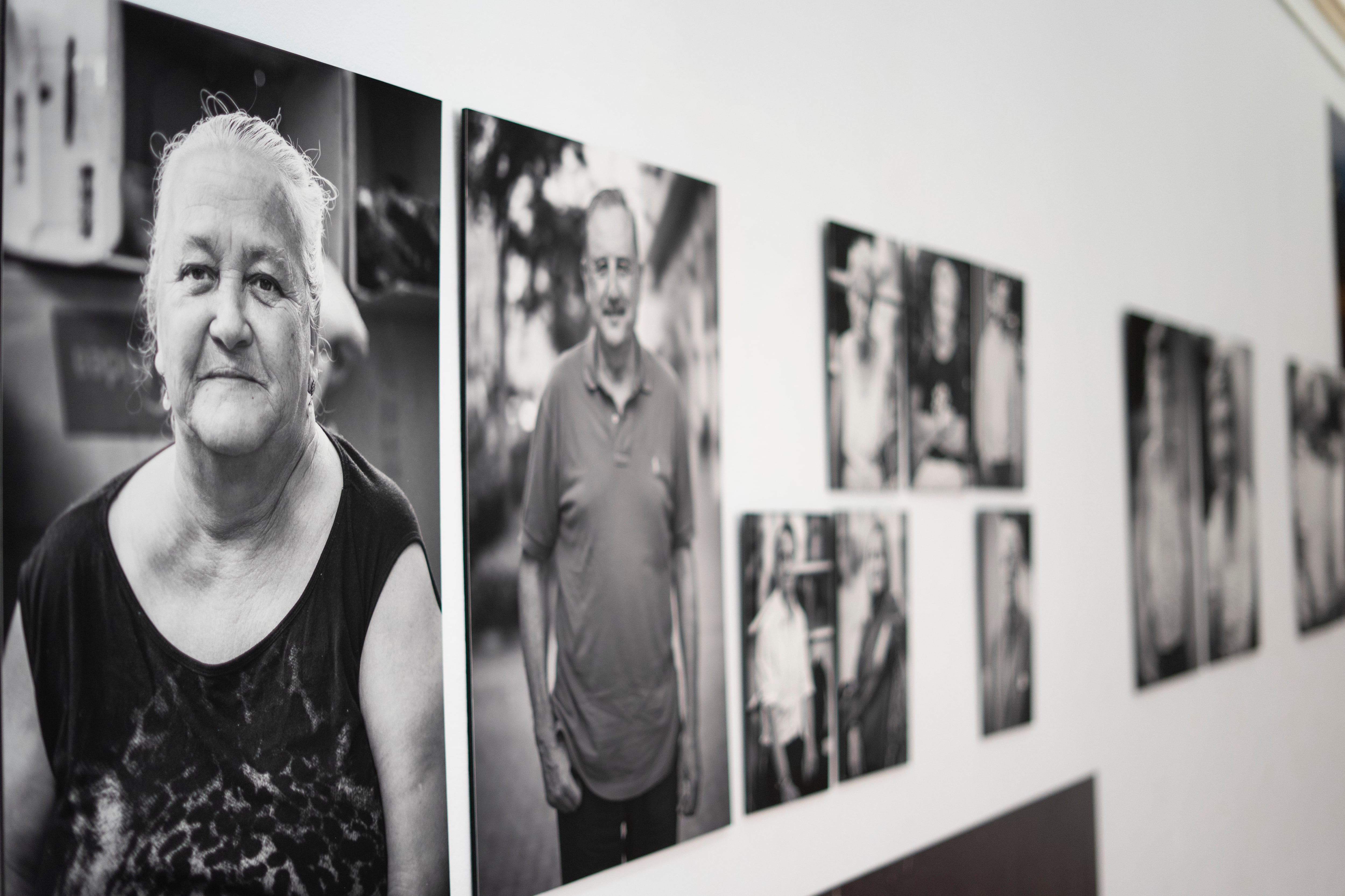 Imagen de “VOLUNTADES. Sinhogarismo: realidad y territorio”, la exposición de la fotógrafa Victoria Abón que se puede ver en el Ateneo de Málaga.