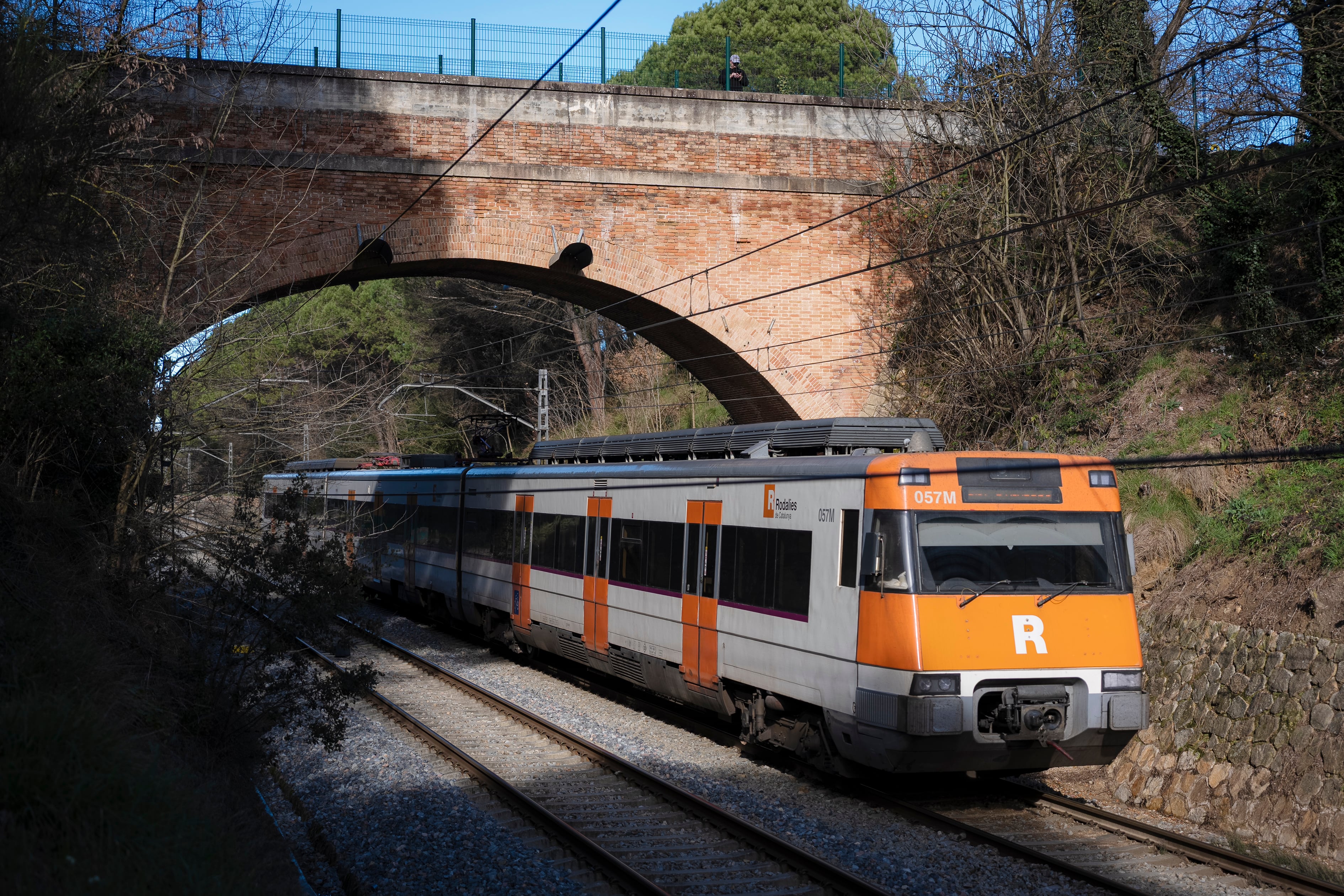 El conseller catalán de la Presidència apunta a un "fallo informático" como causa del caos del lunes en Rodalies