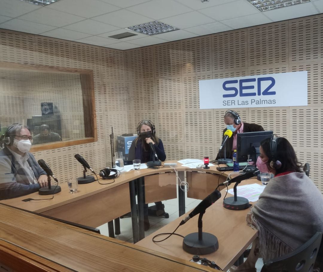 Canarias busca redefinirse para lograr su "renacer" turístico