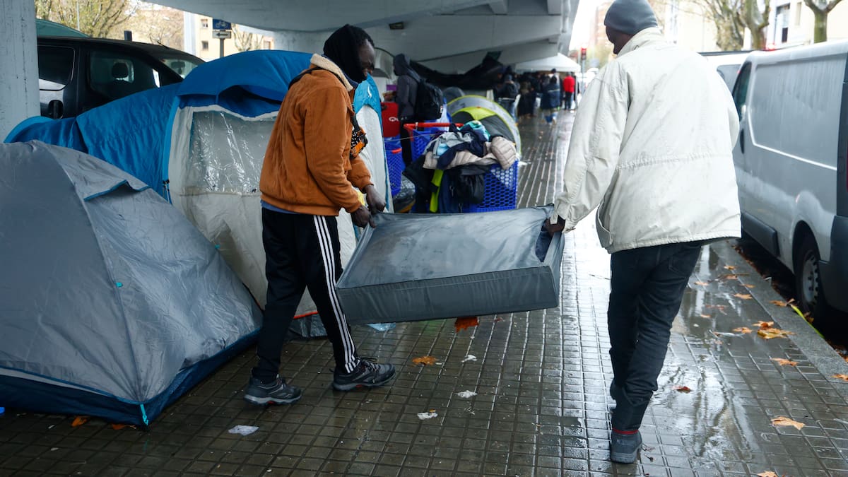 Les entitats que treballen per reubicar els desallotjats del B9, a Albiol: "Només apareix en moments que per ell són victòries, però al pont no ha vingut cap dia"