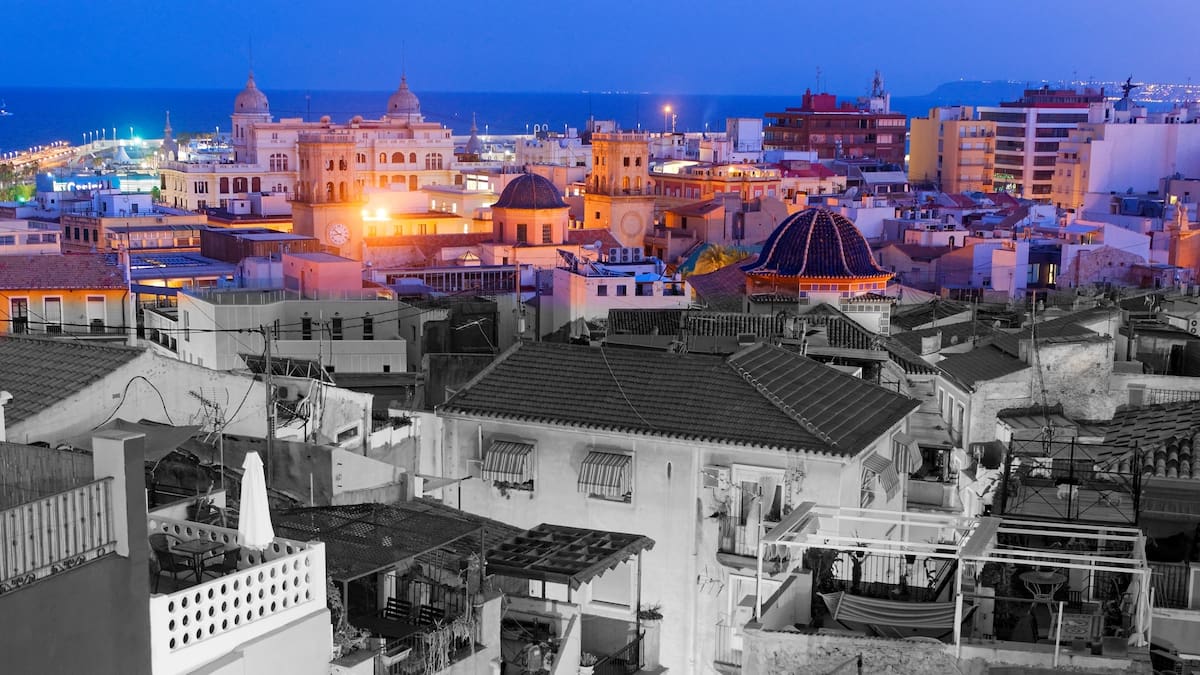 La Columna de Carlos Arcaya: «El Plan General de Alicante: el movimiento se demuestra andando»