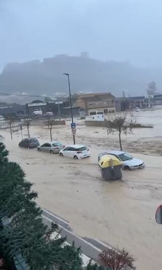 La fuerza del agua en la recta entre el Parque de La Peñica y Olcina al entrar a Lorca por la carretera de Caravaca
