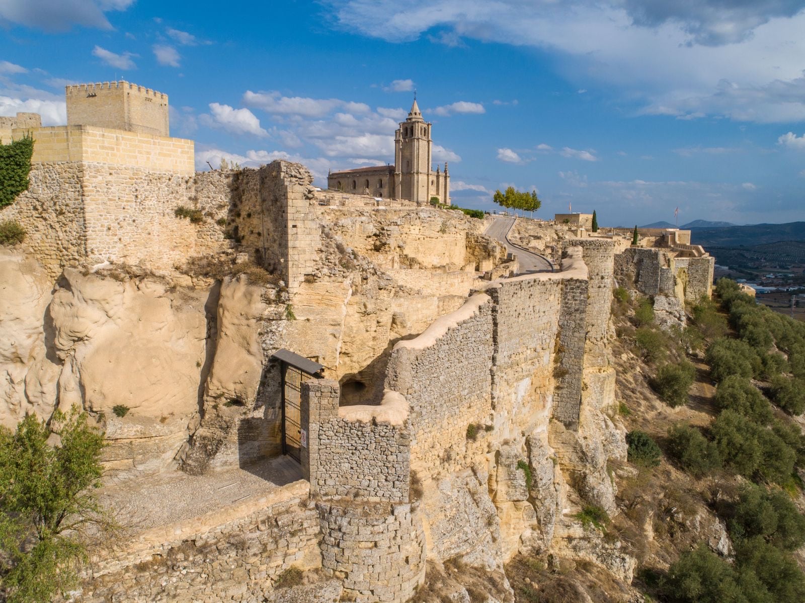 Puerta de Santiago de la Fortaleza de la Mota de Alcalá la Real.
