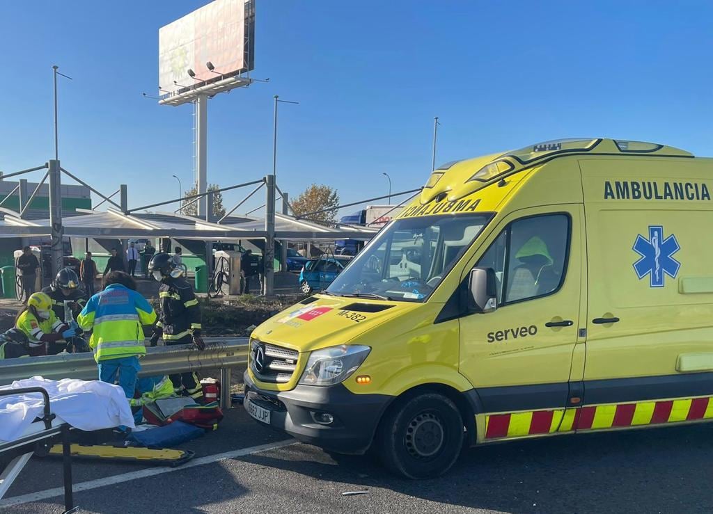 El suceso ocurrió al salirse de la vía el coche en el que viajaban por la M-407 en la localidad de Leganés, según ha informado Emergencias 112.