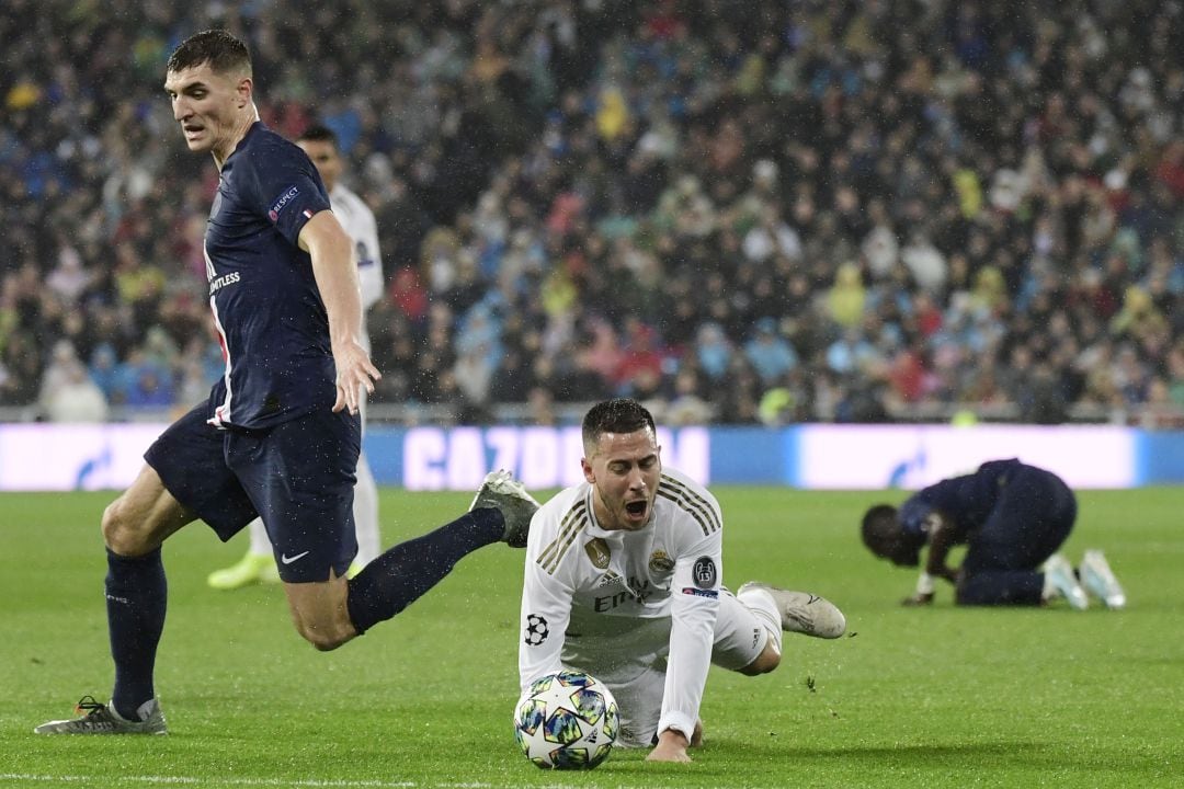 Menuier entra a Hazard durante el PSG - Real Madrid de la Champions League.