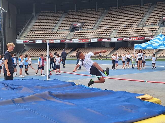 Alumnos participantes en la Reunión de Atletismo Escolar