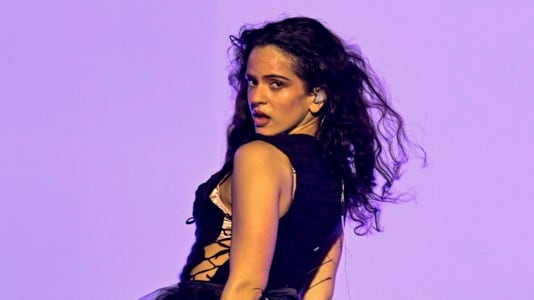 Rosalía comenzó este lunes la gira de su cuarto disco, el místico 'Lux', en Lyon (Francia)