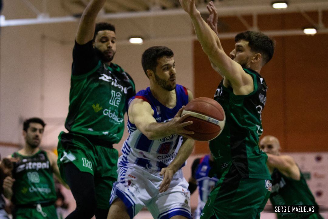 El Cat&Rest Clínica Ponferrada cedió en el último cuarto un partido que tenía controlado.