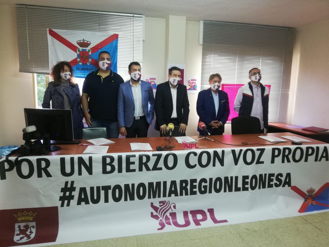 La Junta Gestora de UPL en el Bierzo en su presentación oficial