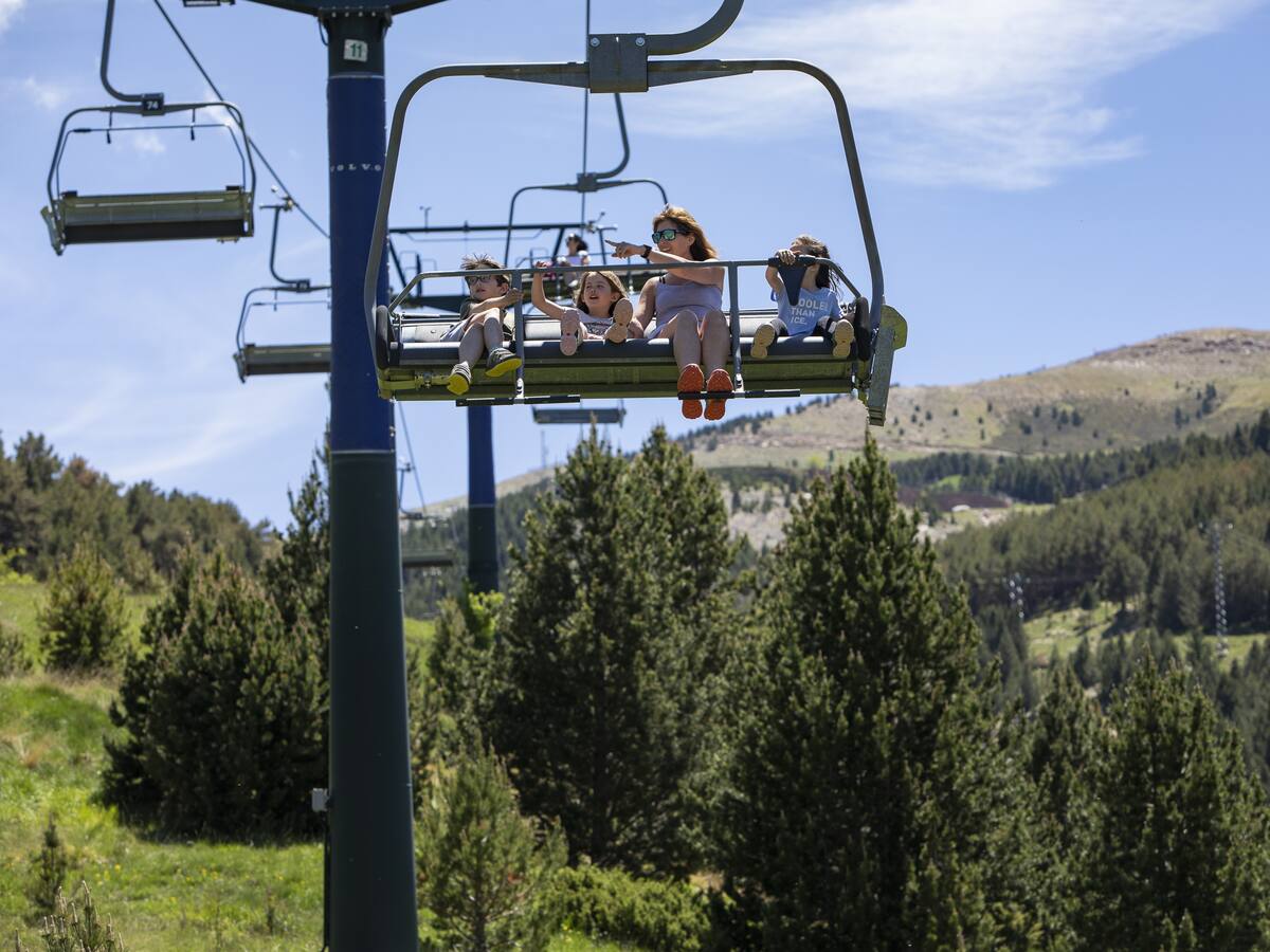 Panticosa y Cerler ponen en marcha sus telesillas el 25 de junio y el 8 de julio