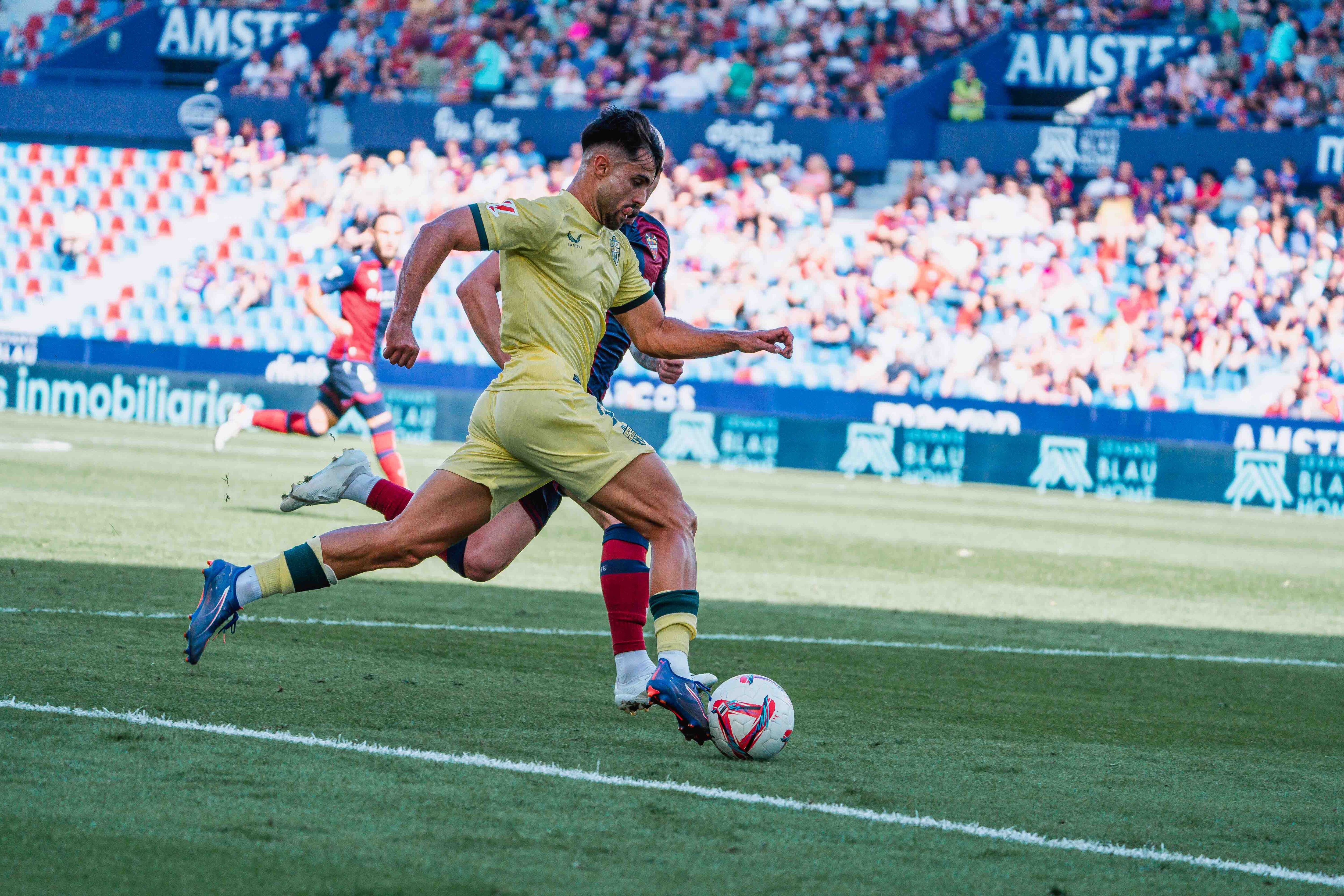 Arnau Puigmal en el Levante-Almería.