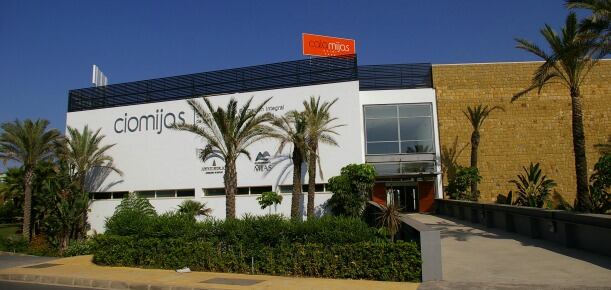 Fachada de la Escuela-Hotel del CIO de Mijas