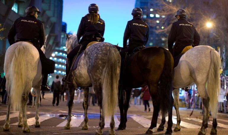 Efectivos de la Policía Nacional en un dispositivo de seguridad