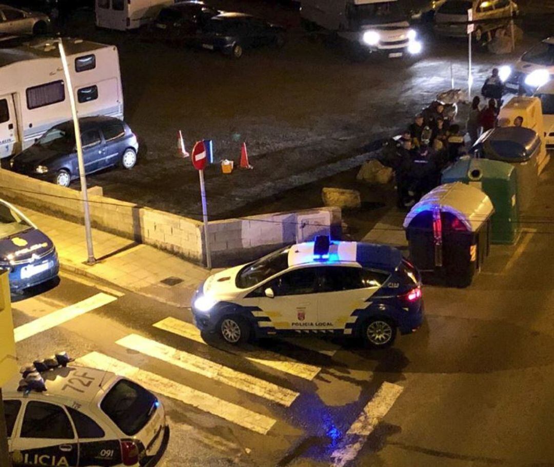 Una de las actuaciones policiales en la calle La Inés de Arrecife.