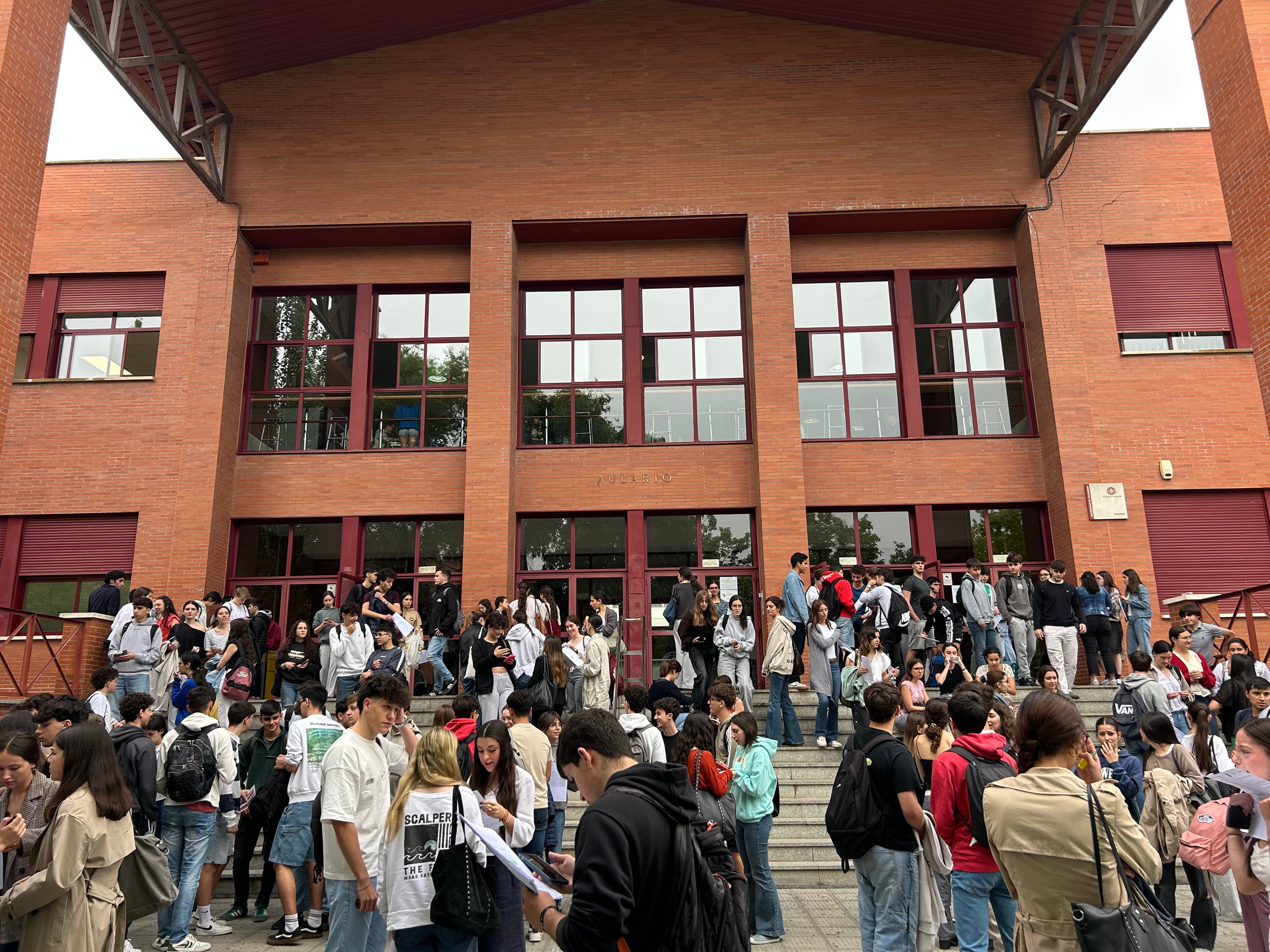 Aulario de la Universidad de Valladolid durante la celebración de la primera jornada de la PAU en Castilla y León | Cadena SER