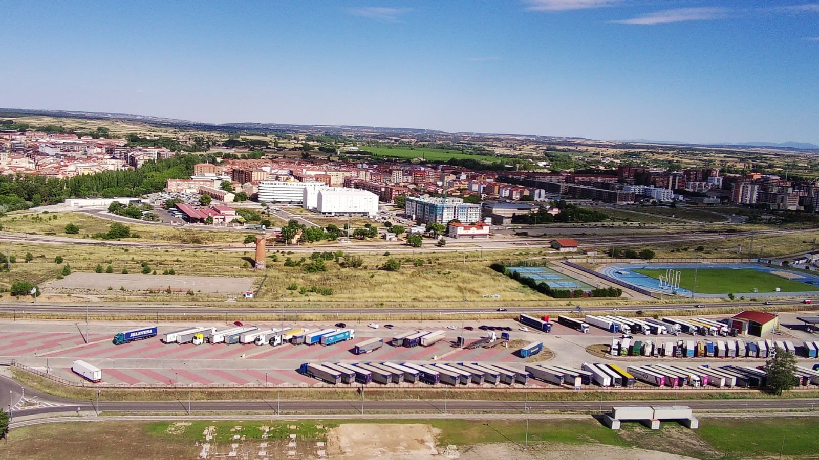 Vista aérea del aparcamiento de camiones de Aranda de Duero