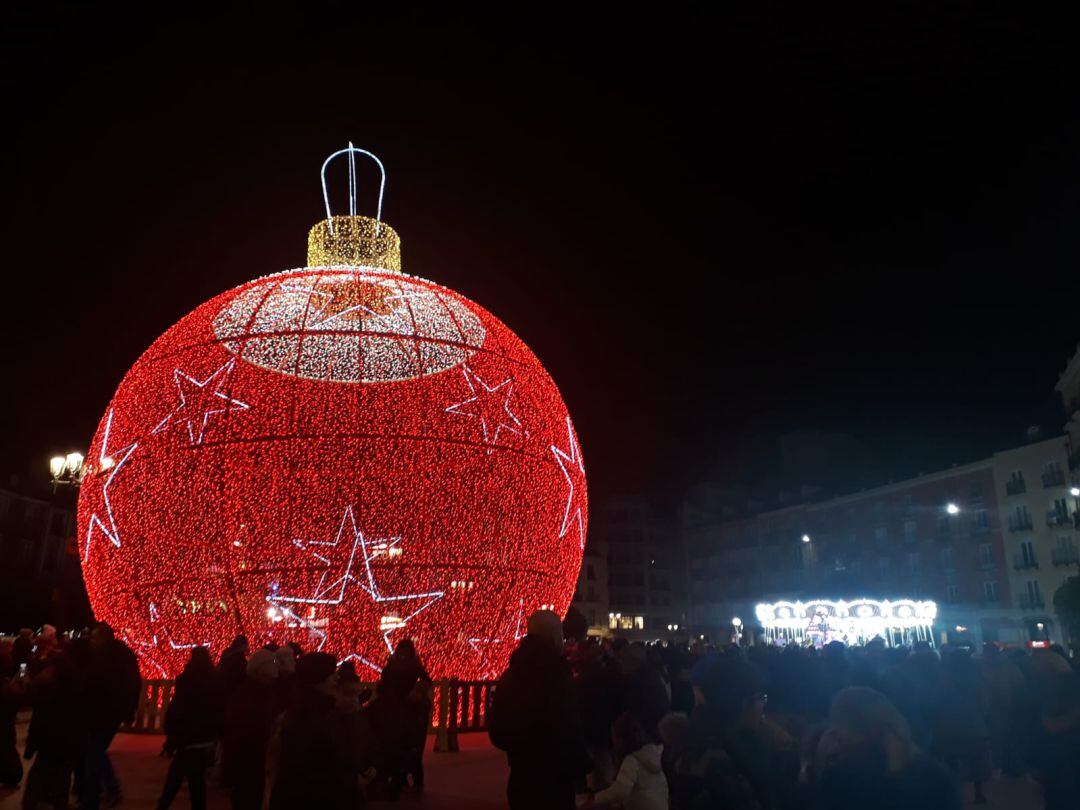 La bola navideña, en la ciudad de Burgos.