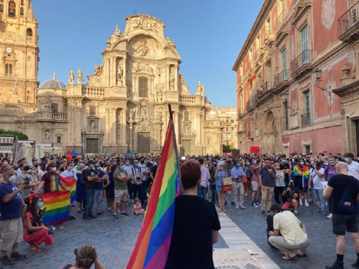 Cientos de personas en Murcia piden justicia para Samuel: "Por él no podemos cruzarnos de brazos"