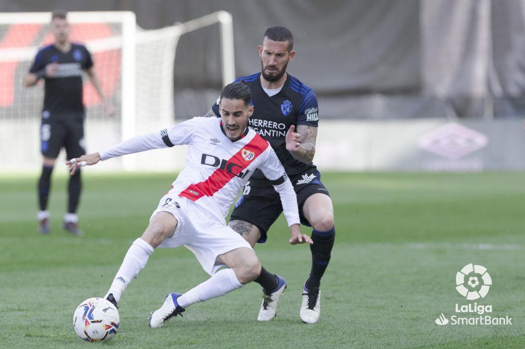 La Ponferradina se mantiene en la séptima plaza tras sumar un valioso punto en el campo del Rayo Vallecano.