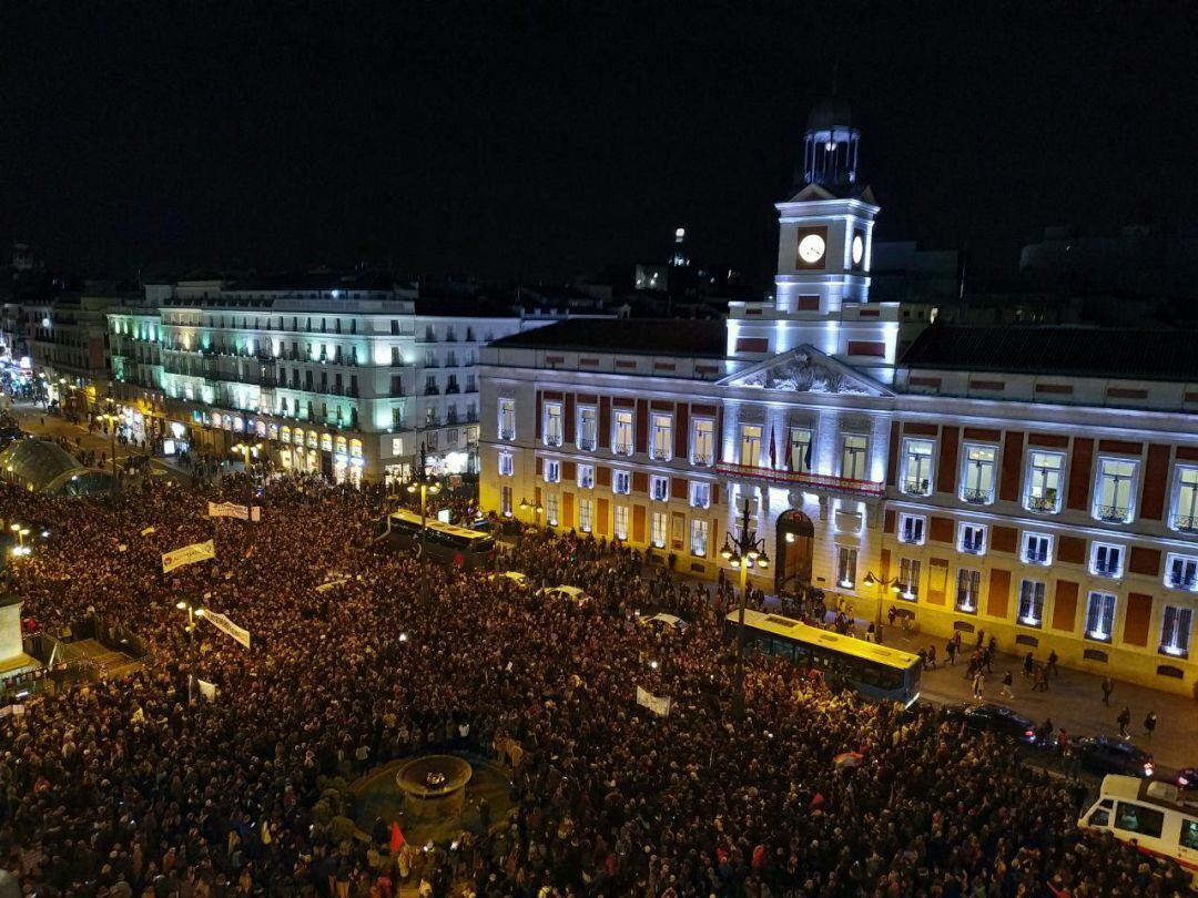 Miles de personas claman Sol: &quot;Con los derechos de la mujer no se negocia&quot;