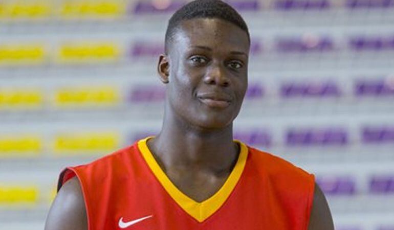 Osas Ehigiator es la 'torre' de la selección con 2,04