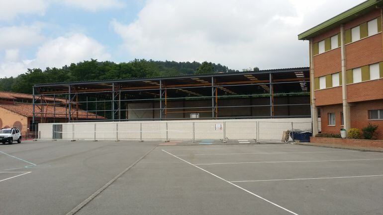 Estado actual de la obra en el polideportivo del colegio Mies de Vega