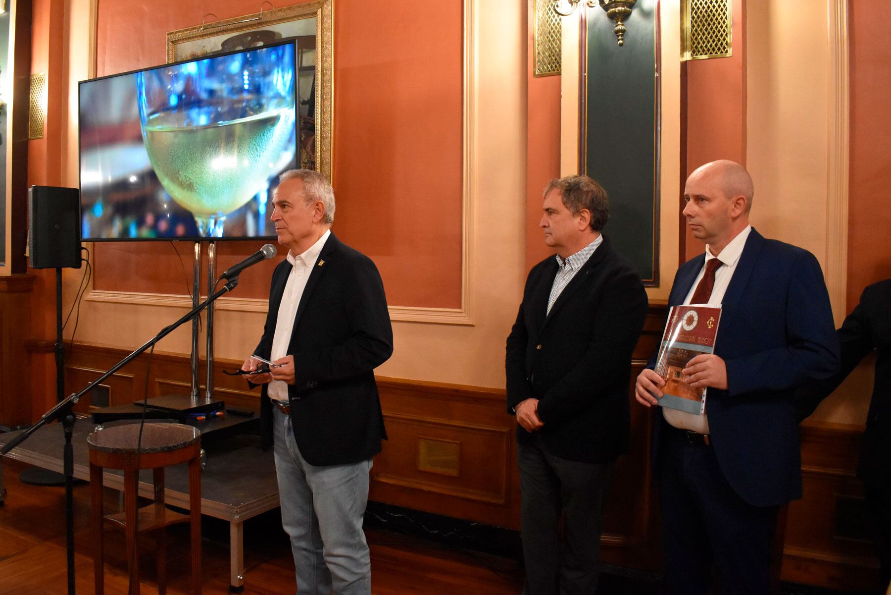 Un instante del acto de Casa Sicilia que tuvo lugar en el Círculo Industrial de Alcoy