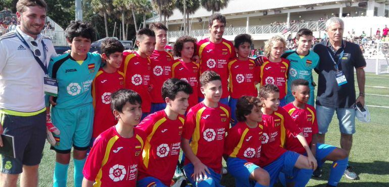 Raúl ha disputado un partido amistoso con los niños de los equipos de la Liga. Su rival, un combinado capitaneado por Kluivert.