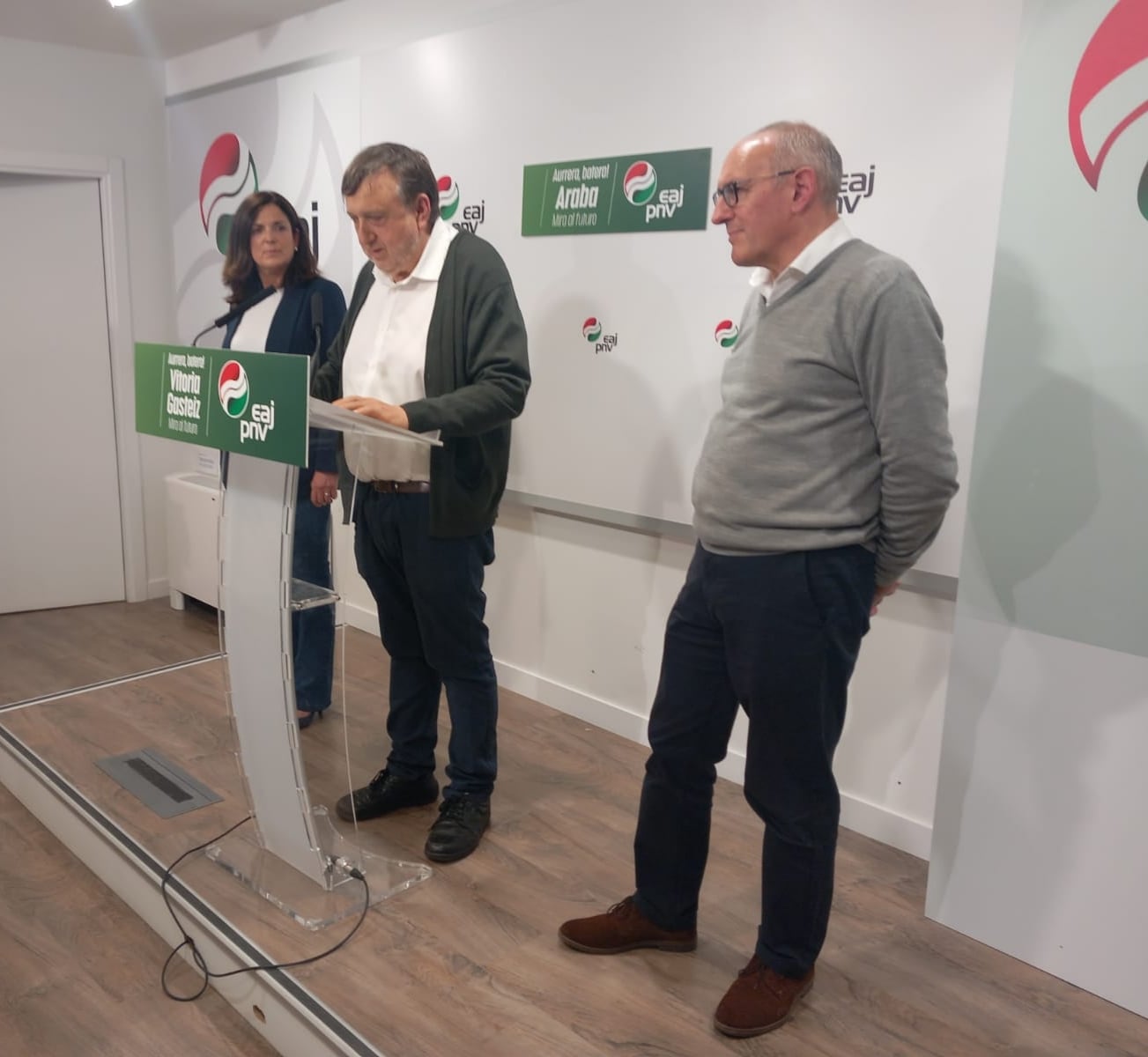 Ramiro González, José Antonio Suso y Beatriz Artolazabal comparecen tras los resultados de las Elecciones Municipales