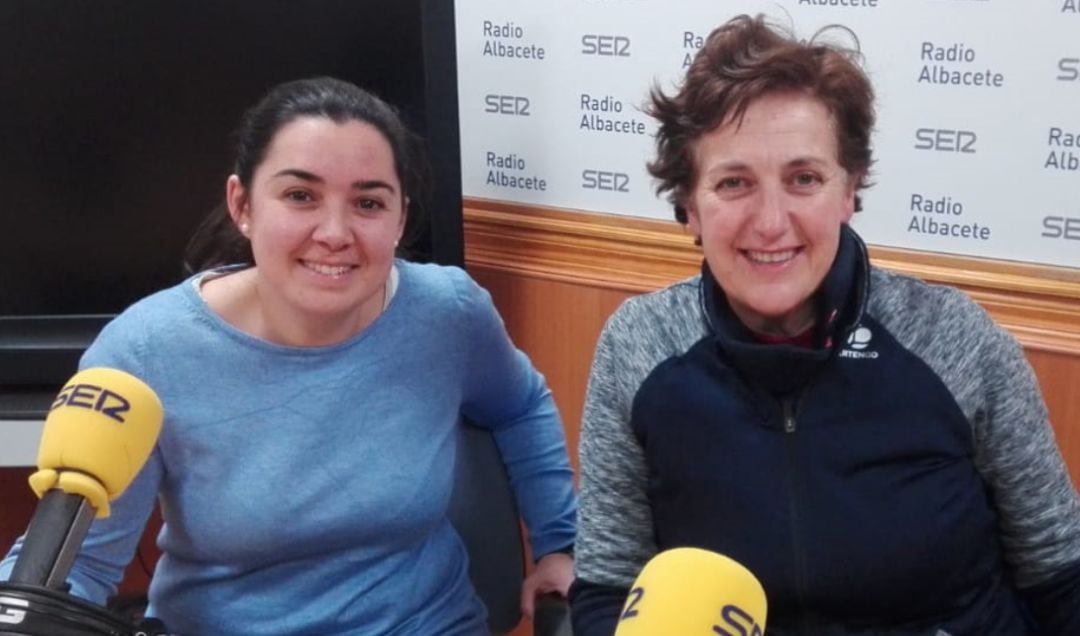 María José Carrilero y María  LLanos Garrido en Radio Albacete