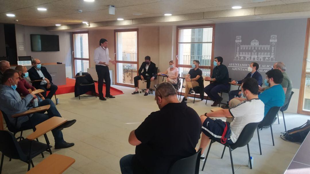 Reunión de los aficionados del Hércules con el alcalde y portavoces