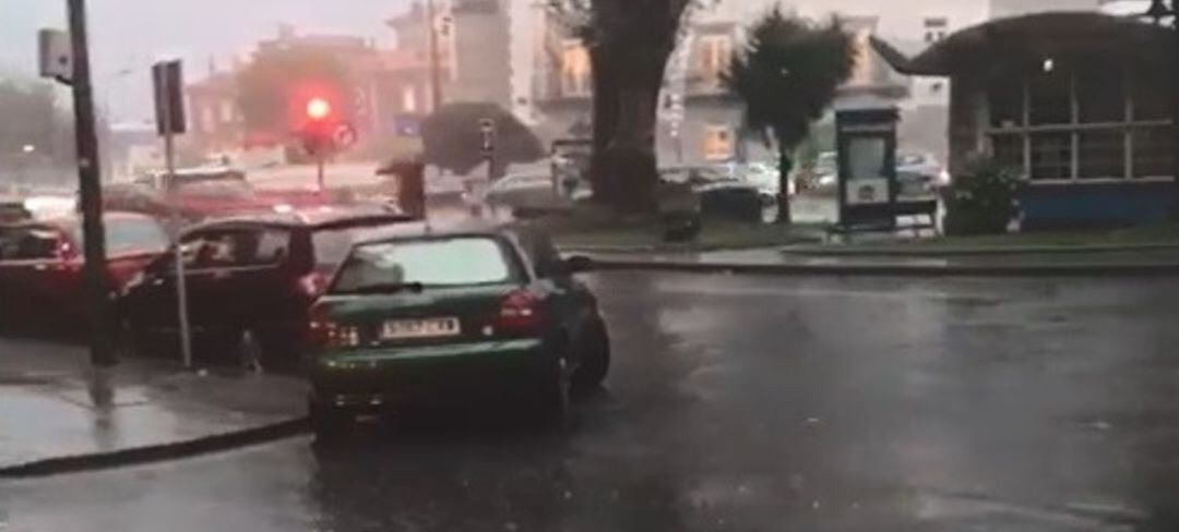 Tromba de agua en la plaza de Ourense