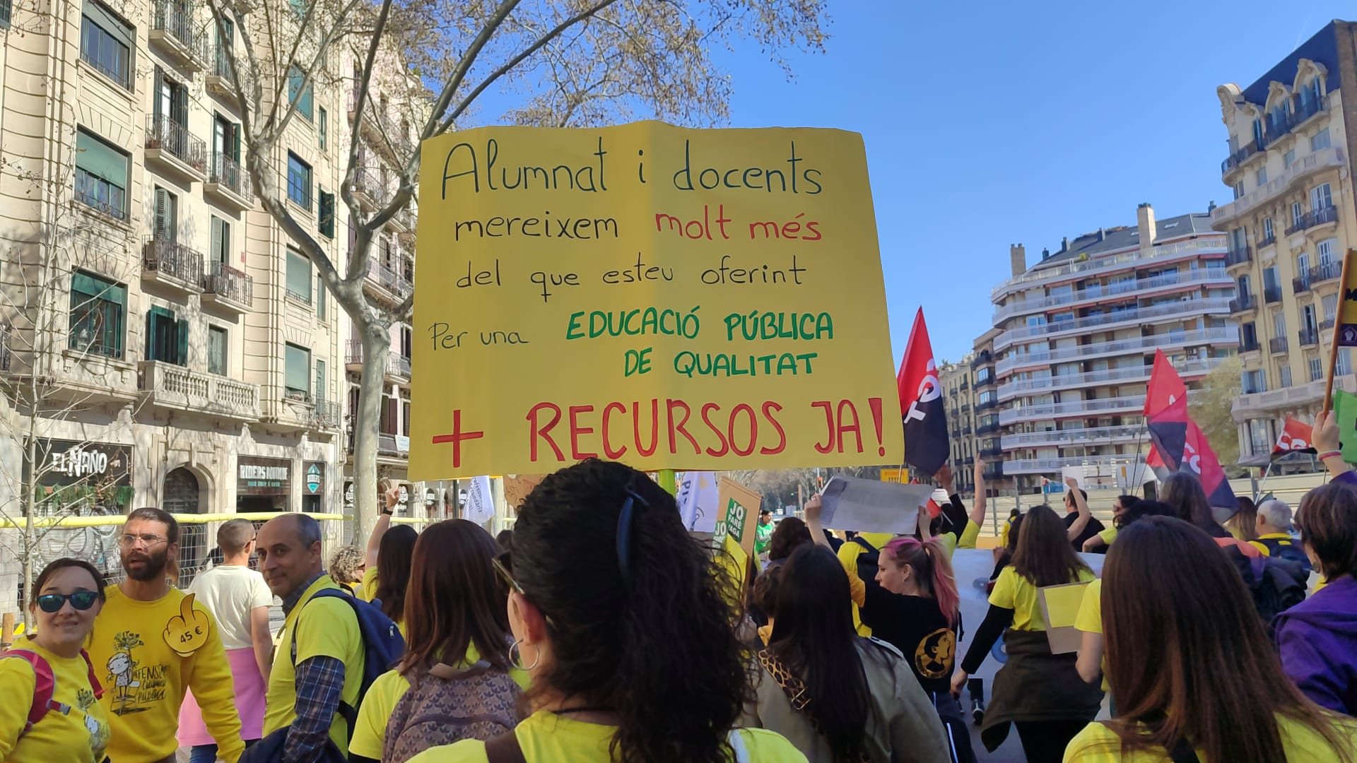 Els docents es manifesten a Barcelona després d'una setmana de vagues