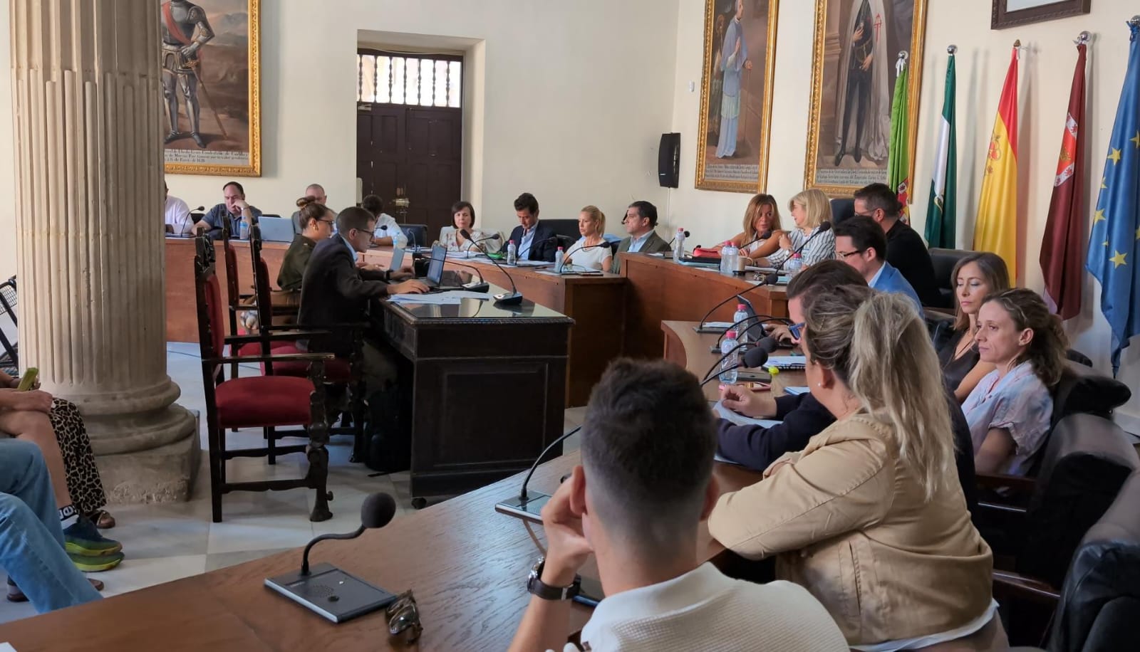 La Corporación Municipal en el transcurso de la sesión plenaria relativa al mes de septiembre en el Ayuntamiento de Úbeda