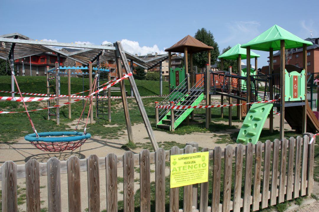 Parc infantil tancat a Puigcerdà