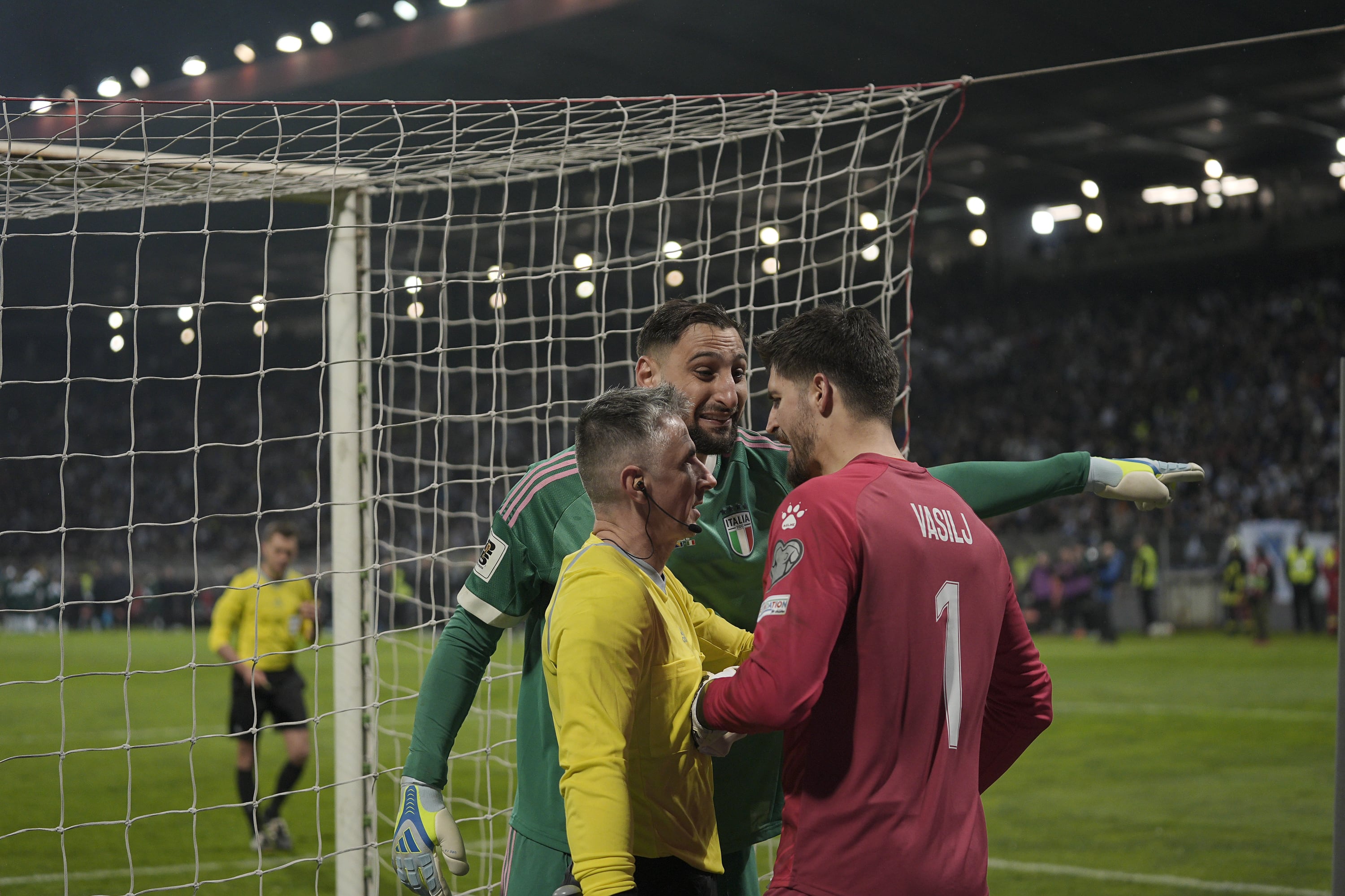 Gianluigi Donnarumma, en la tanda de penaltis del Bosnia-Italia