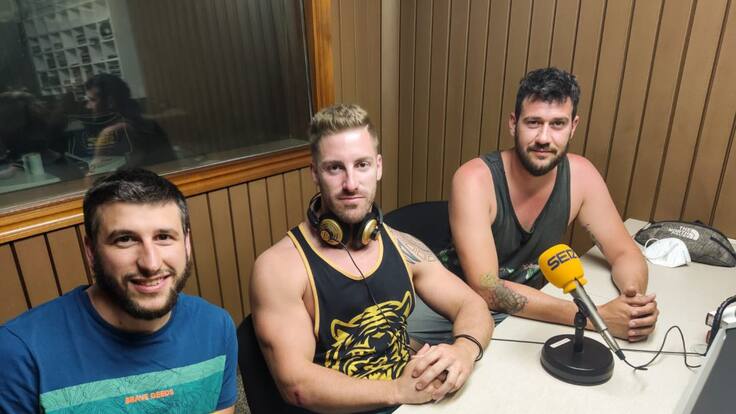 El equipo del Centro Excursionista de Caudete, en Radio Villena