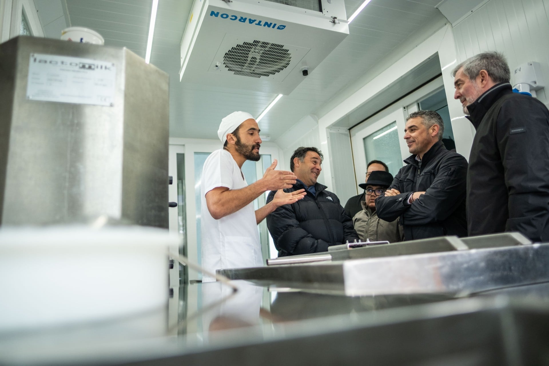 Mi quesería es una ventana a otras actividades, podría servir para hacer miel, sidra o moler gofio”, explica