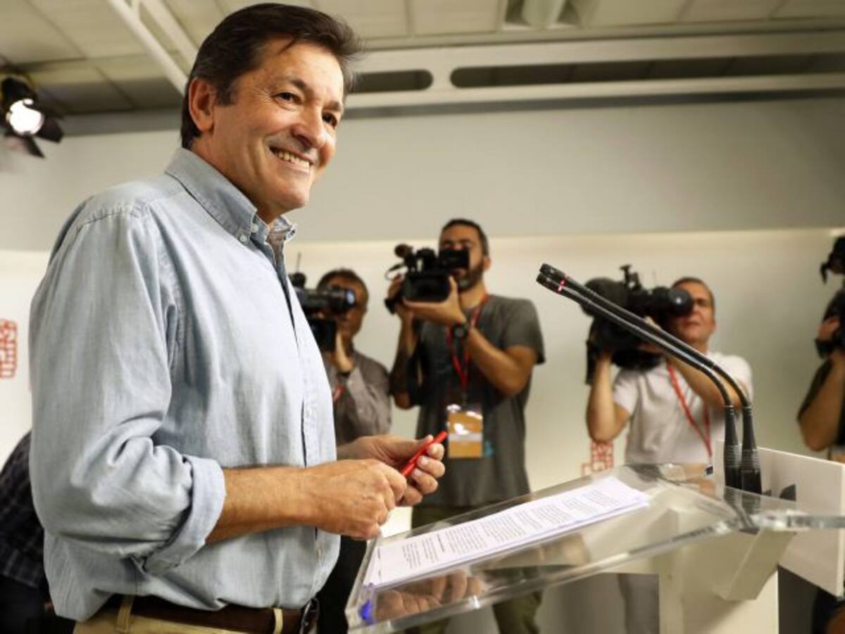 La abstención permite la investidura pero no acaba con la incertidumbre para el PSOE ni para el nuevo tiempo político