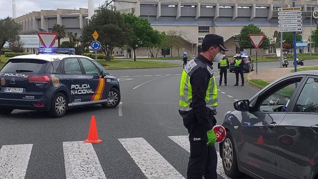 Control de la Policia Nacional en la S-20.