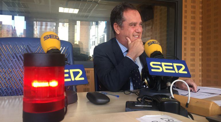 El delegado territorial de la Junta, Pablo Trillo, durante la entrevista