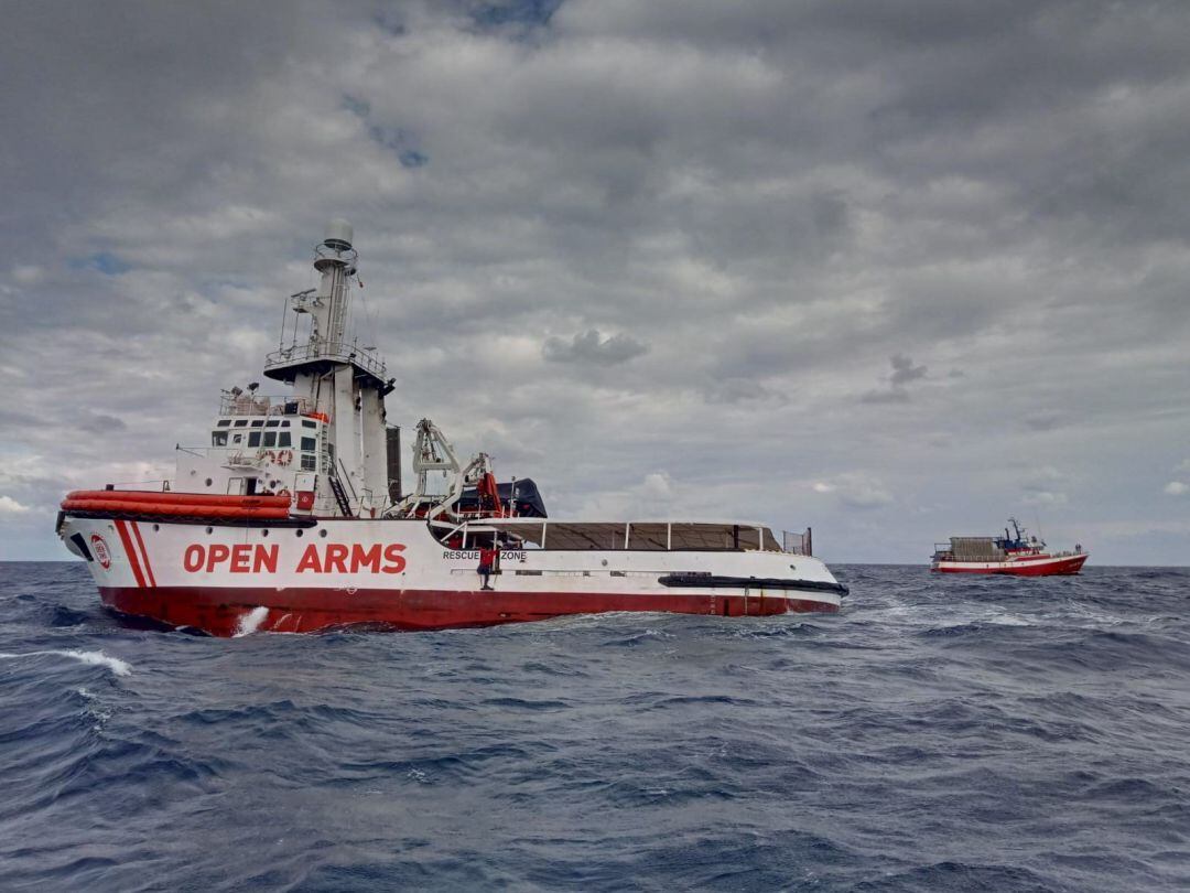 El Open Arms navega rumbo a Algeciras.