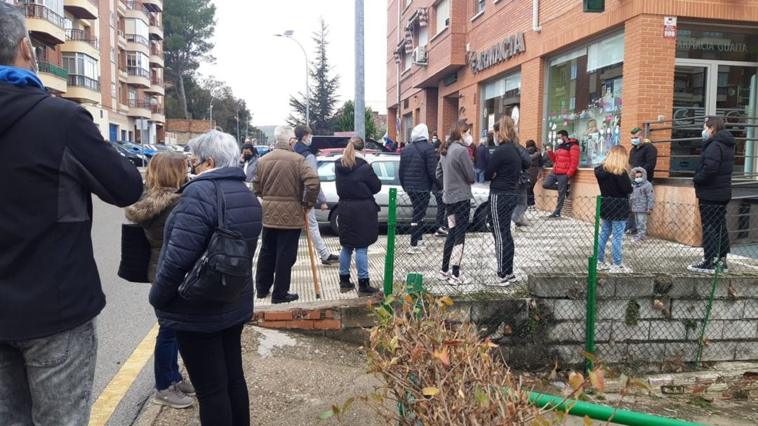 Los conquenses que han acudido a la Hípica a realizarse una prueba de antígenos han llegado a estar tres horas haciendo cola 