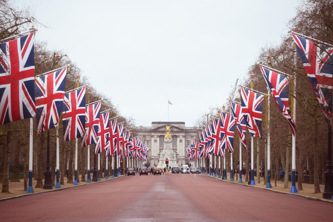 dpatop - 31 January 2020, England, London: Union flags line The Mall leading to Buckingham Palace in central London, ahead of the UK leaving the European Union at 11pm on Friday. Photo: Kirsty O&#039;connorPA 