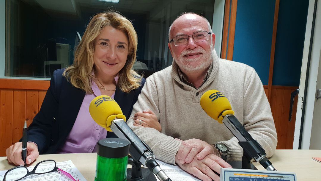 Teresa Huerta y Javier Puente durante la tertulia de La Ventana de Cantabria