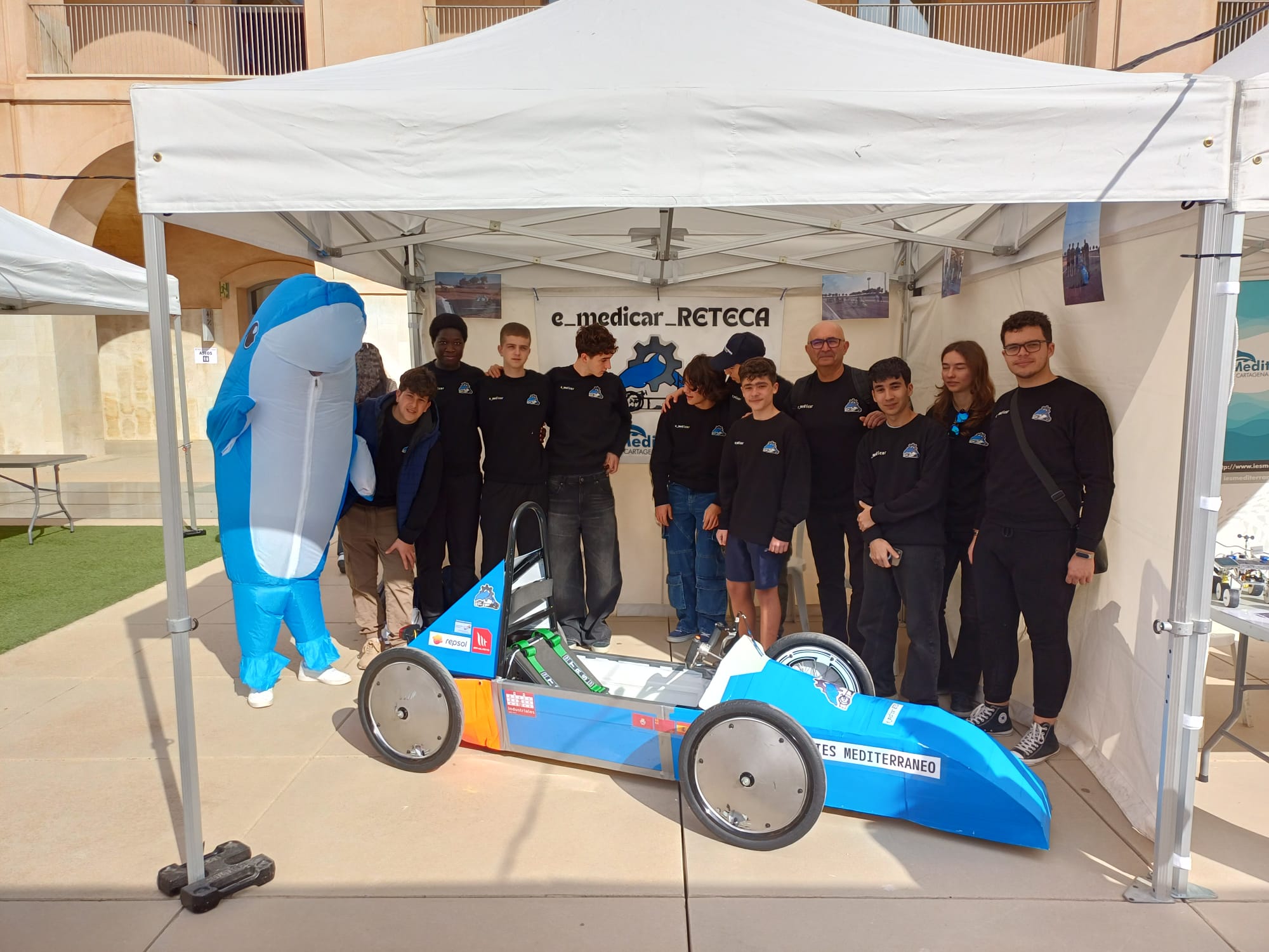Los alumnos del IES Mediterráneo logran una invitación para el mundial de ingeniería escolar pero necesitan diez mil euros para costear la logística del viaje
