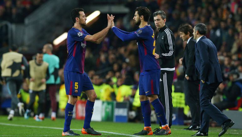 Busquets, en el momento de ser sustituido por André Gomes