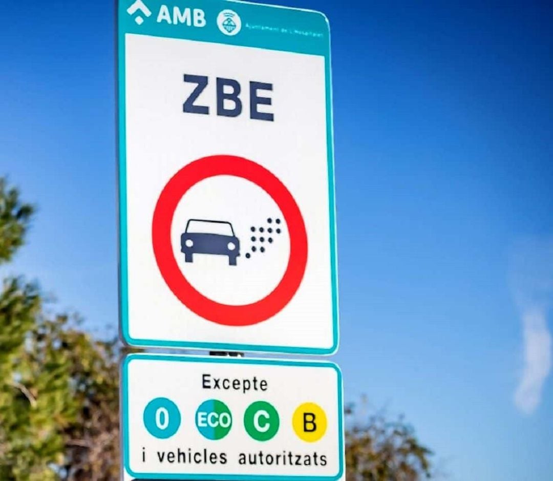 Señal de zona de bajas emisiones de Barcelona