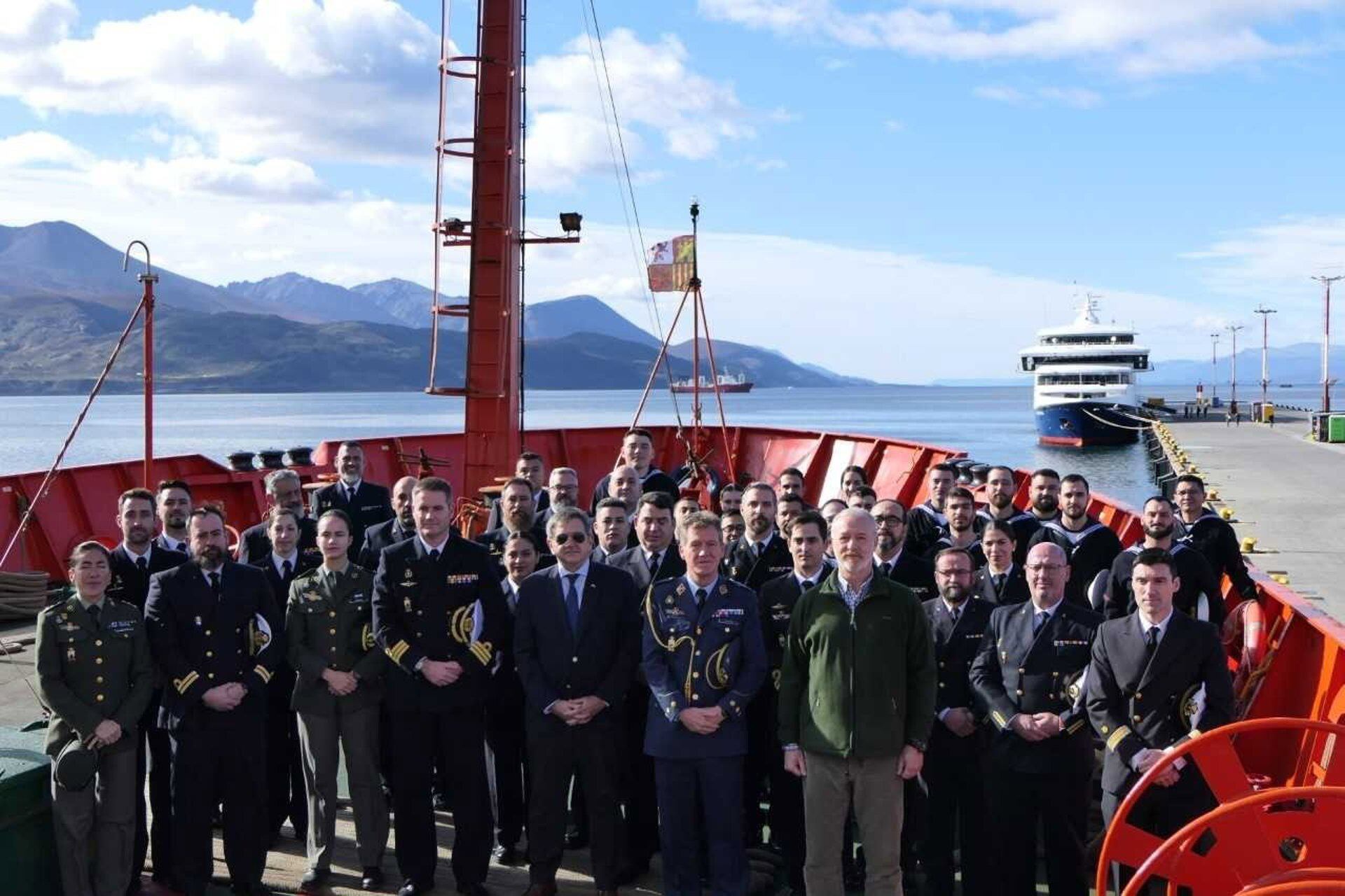 28/06/2025 El &quot;Hespérides&quot; regresa a su puerto base en Cartagena tras 221 días.
POLITICA ESPAÑA EUROPA MURCIA SOCIEDAD
ARMADA
